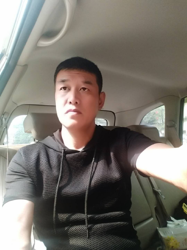 深爱的疯子的第一张照片--安庆相亲服务中心