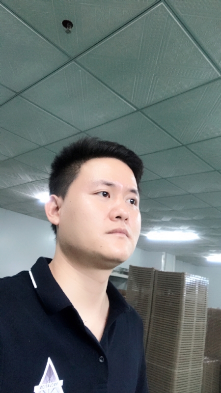 伟的第一张照片--安庆相亲服务中心
