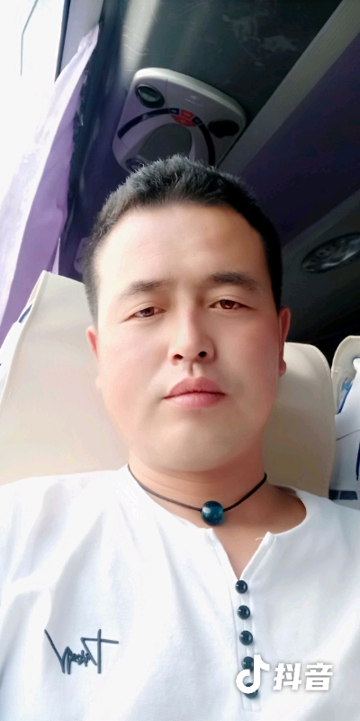 瞬间被爱上的第一张照片--安庆相亲服务中心