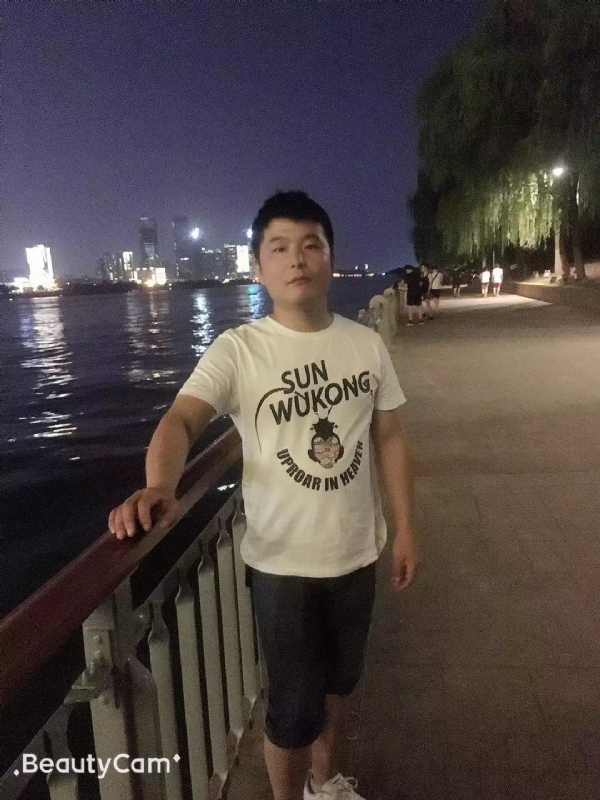古月的第一张照片--安庆相亲服务中心