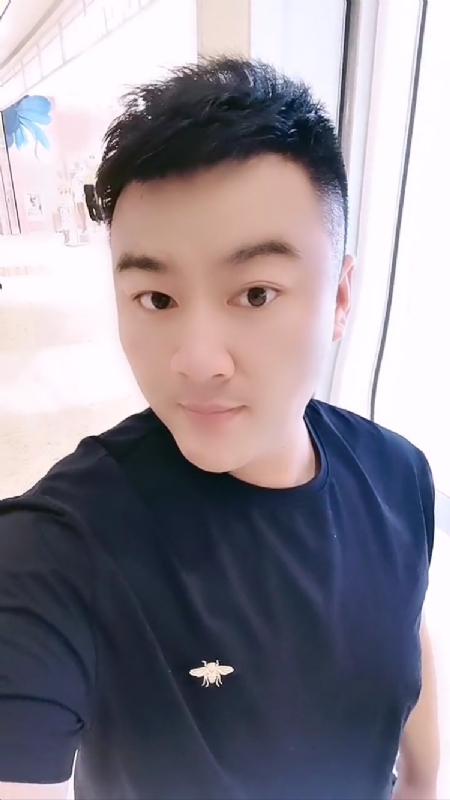 微风徐徐的第一张照片--安庆相亲服务中心