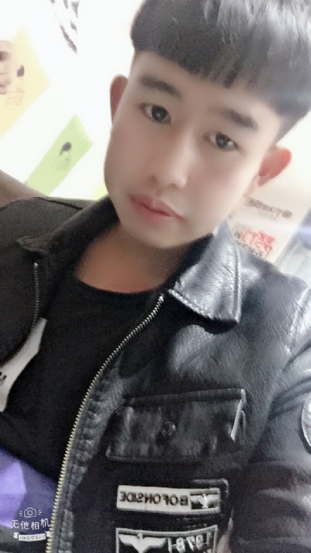 军绿色的第一张照片--安庆相亲服务中心