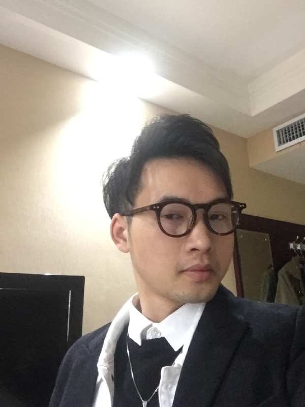 曾亮的第一张照片--安庆相亲服务中心