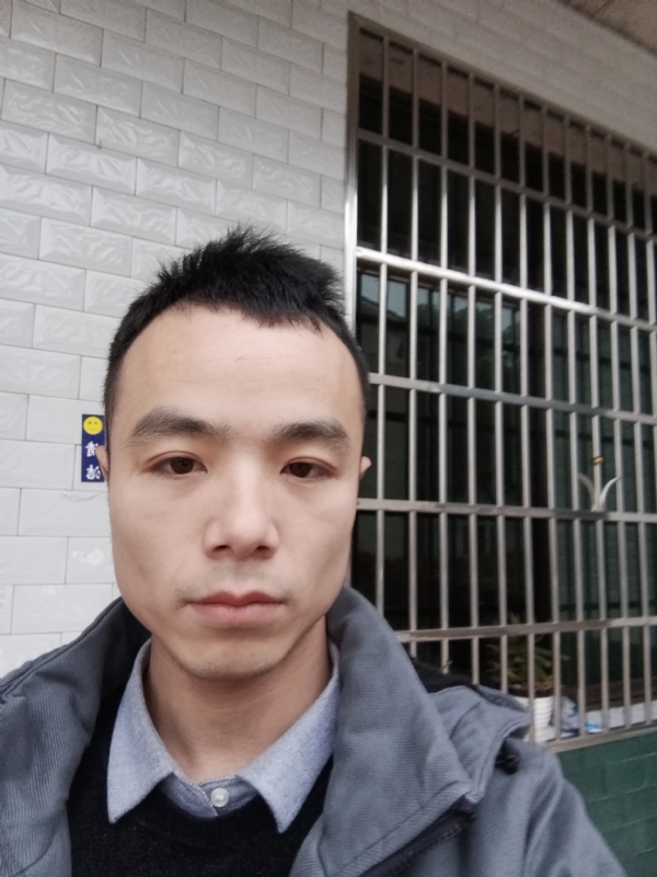 笑得那么开心的第一张照片--安庆相亲服务中心