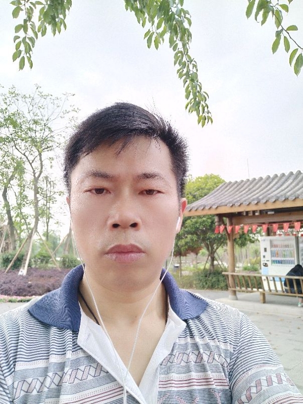 一个人的孤单的第一张照片--安庆相亲服务中心