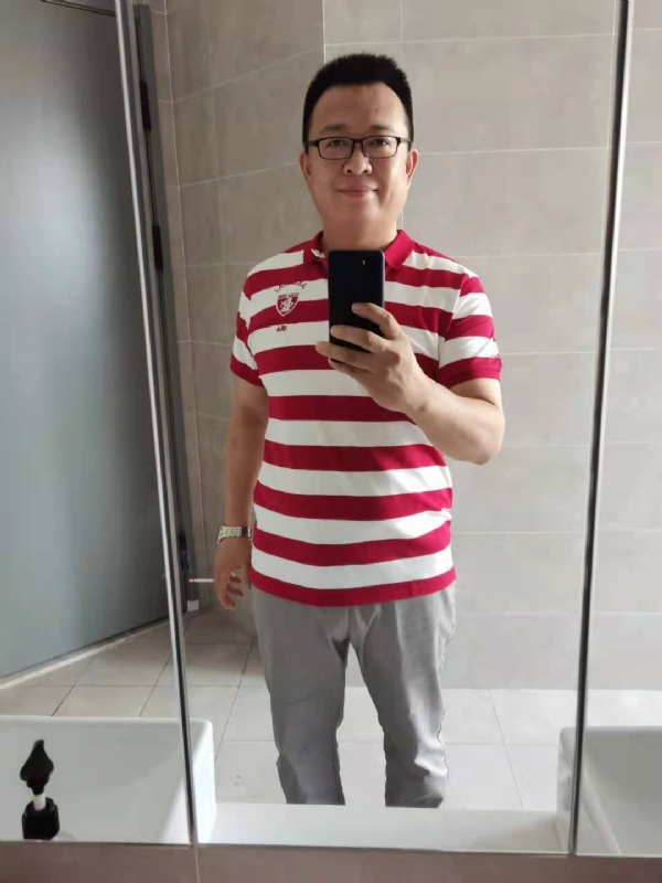 行走的打桩机的第一张照片--安庆相亲服务中心