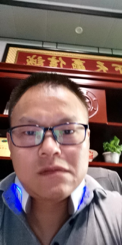 模具工匠的第一张照片--安庆相亲服务中心