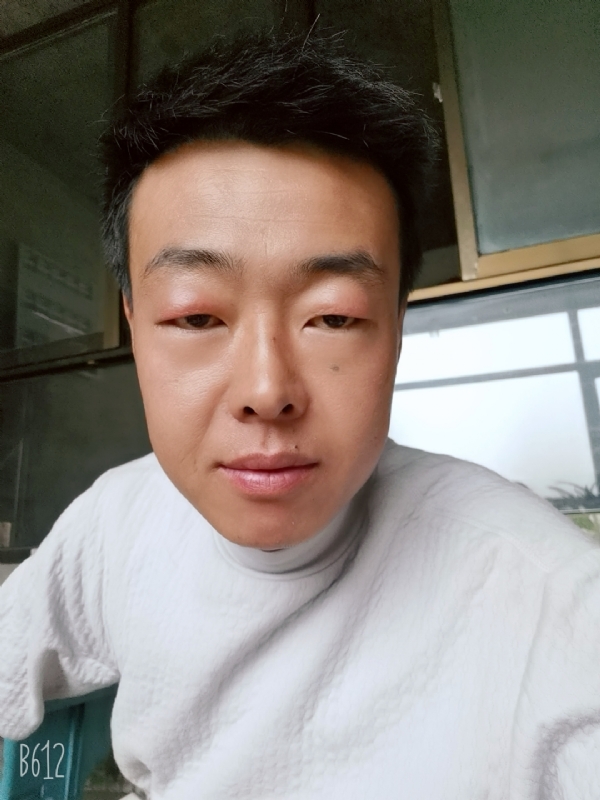 缺爱80后的第一张照片--安庆相亲服务中心