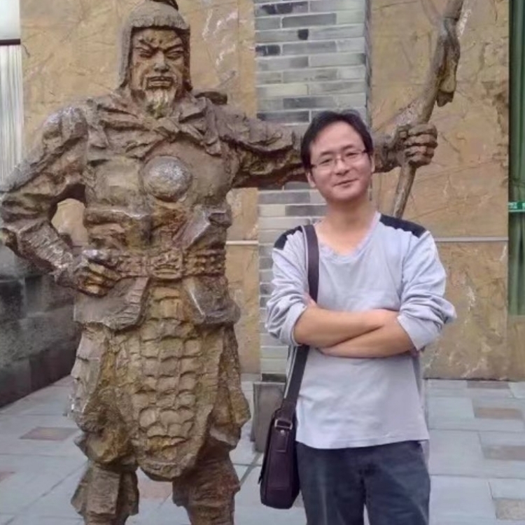 孤狼的第三张照片--安庆相亲服务中心