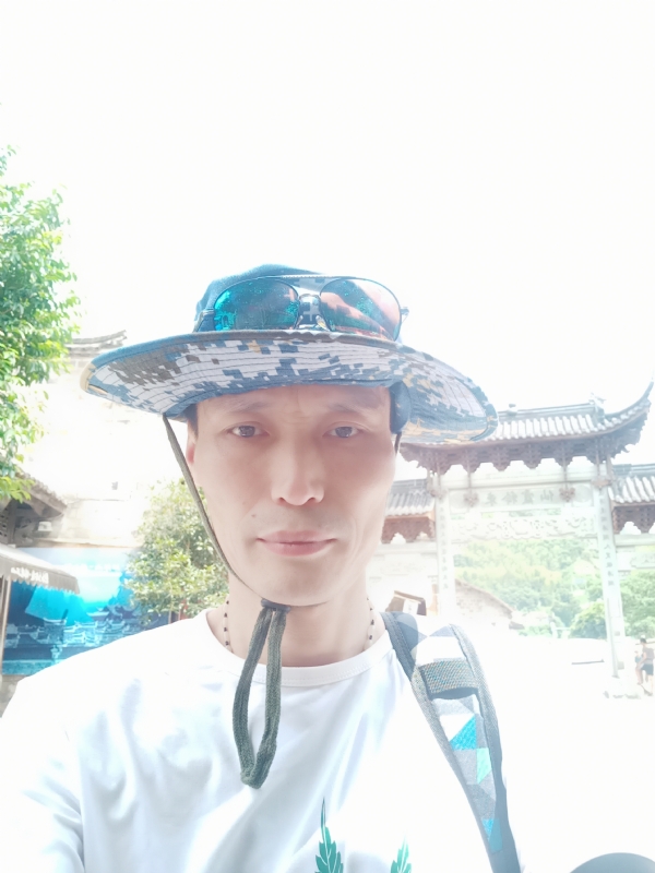 童群海的第一张照片--安庆相亲服务中心