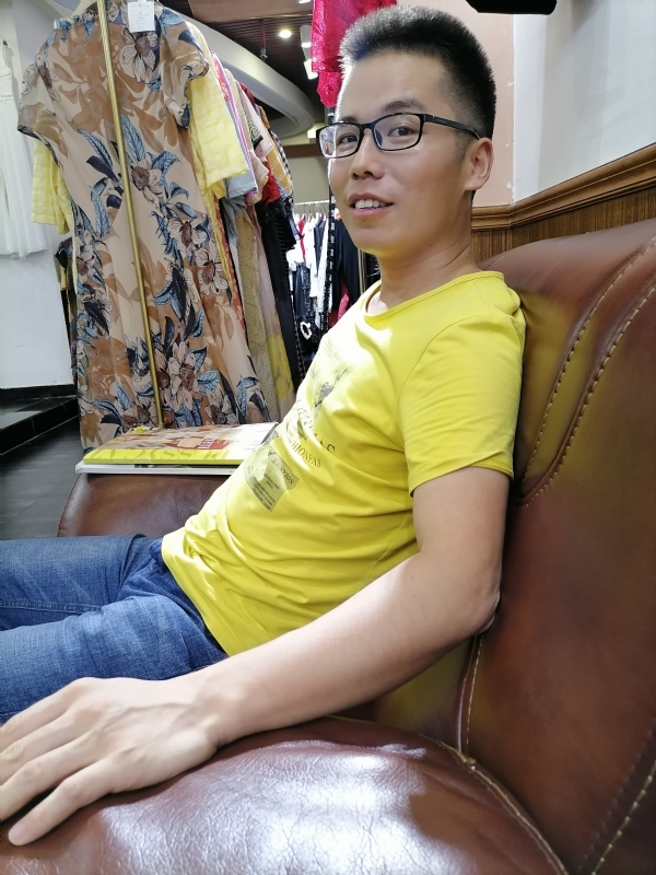汪顺鹏的第一张照片--安庆相亲服务中心