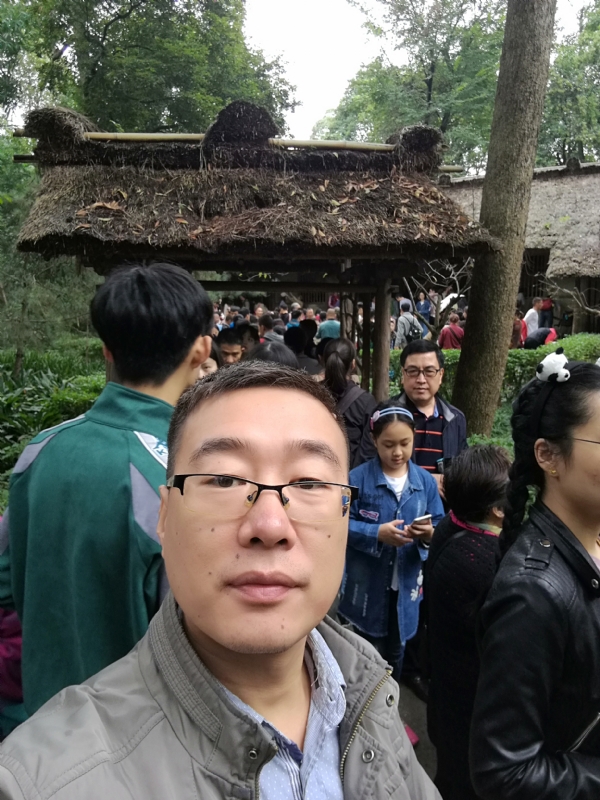 撑起一片天的第一张照片--安庆相亲服务中心