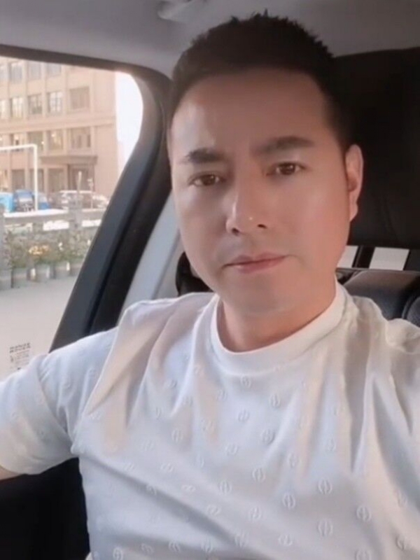 勿忘初心的第一张照片--安庆相亲服务中心