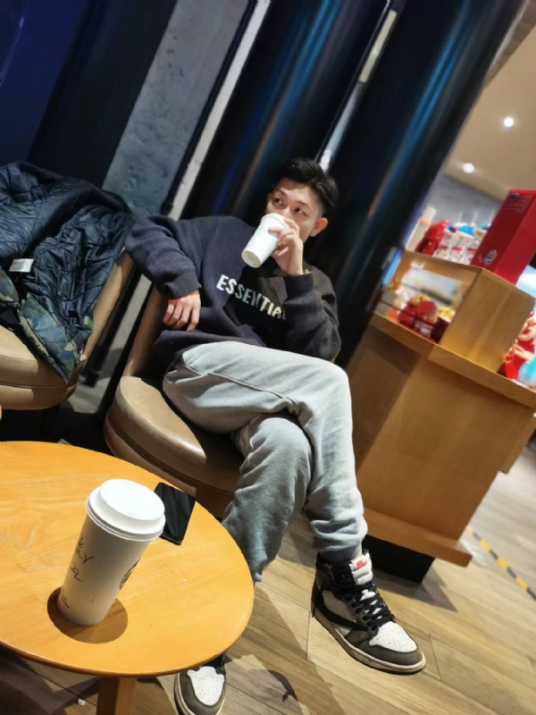 LAZY的第一张照片--安庆相亲服务中心