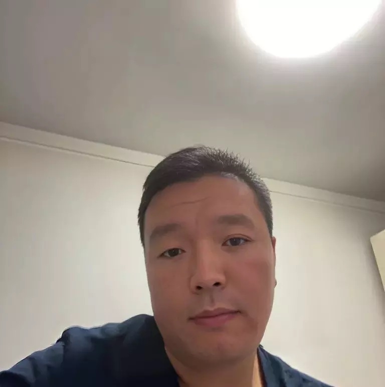 穿唐装的松鼠的第一张照片--安庆相亲服务中心