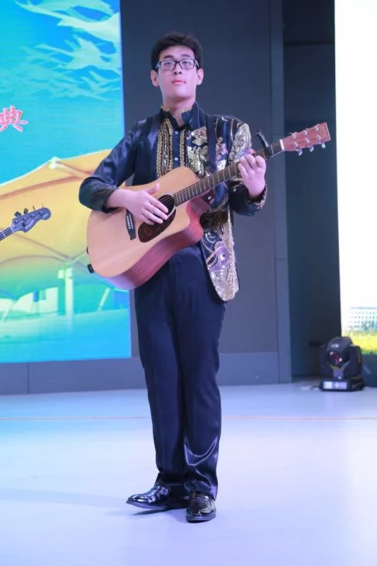 一叶知秋ZG的第一张照片--安庆相亲服务中心