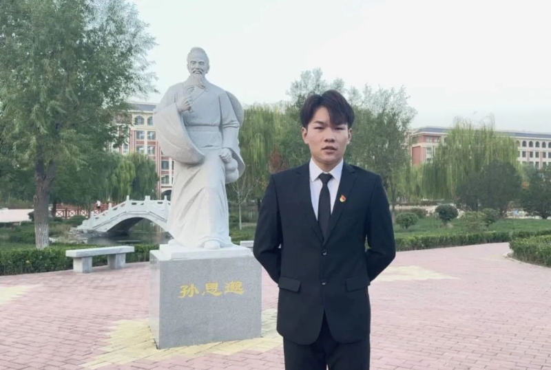 尚明月的第一张照片--安庆相亲服务中心